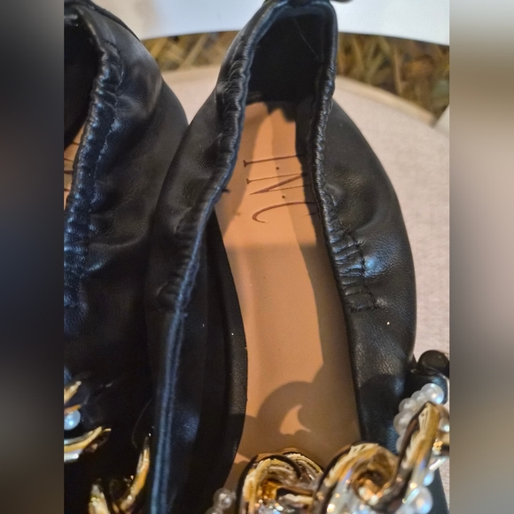 NWOB INC International Concepts Black Flats w/ Pearl-Beaded Chain Accent - Picture 7 of 10